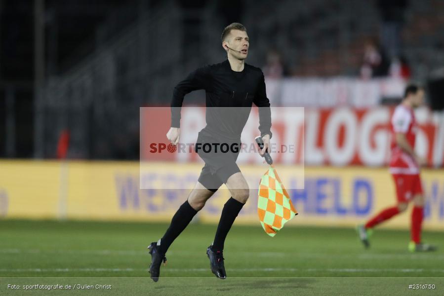Assistent, Schiedsrichter, Jost Steenken, FLYERALARM Arena, Würzburg, 28.01.2022, DFL, sport, action, Fussball, Januar 2022, Saison 2021/2022, 3. Liga, SCF, FWK, SC Freiburg II, FC Würzburger Kickers - Bild-ID: 2316750