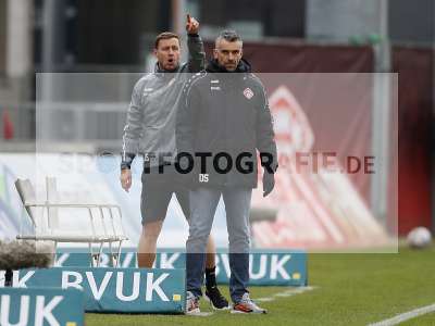 Fotos von FC Würzburger Kickers - SV Waldhof Mannheim auf sportfotografie.de