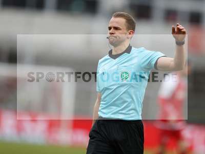 Fotos von FC Würzburger Kickers - SV Waldhof Mannheim auf sportfotografie.de