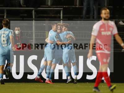 Fotos von FC Würzburger Kickers - SC Freiburg II auf sportfotografie.de