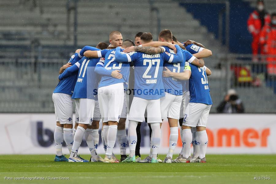 Mannschaftskreis, Merck-Stadion am Böllenfalltor, Darmstadt, 06.02.2022, DFL, sport, action, Februar 2022, Saison 2021/2022, 2. Bundesliga, HSV, SV98, Hamburger SV, SV Darmstadt 98 - Bild-ID: 2317590 Mannschaftskreis, Merck-Stadion am Böllenfalltor, Darmstadt, 06.02.2022, DFL, sport, action, Februar 2022, Saison 2021/2022, 2. Bundesliga, HSV, SV98, Hamburger SV, SV Darmstadt 98 - Bild-ID: 2317590