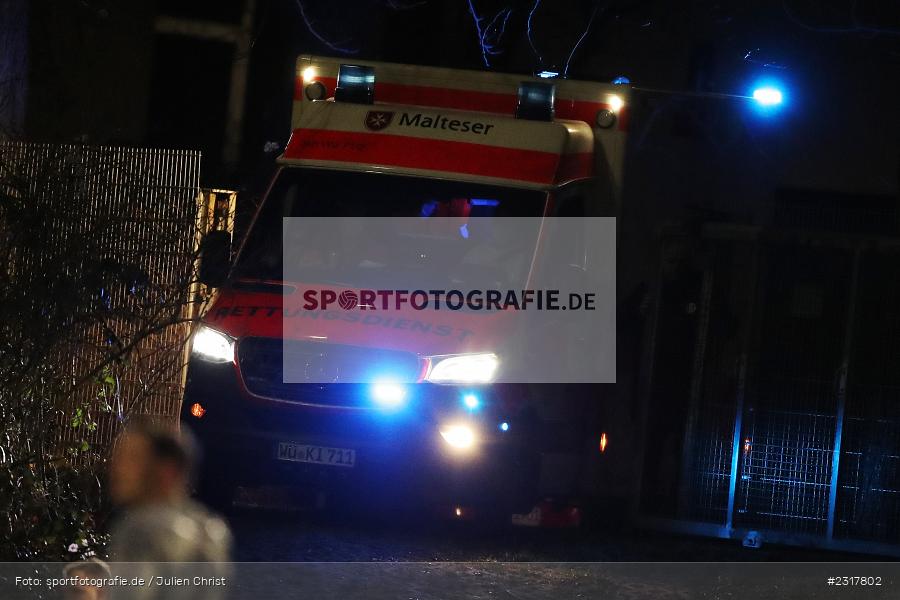 Symbolbild, Blaulicht, Rettungswagen, Sepp Endres Sportanlage, Würzburg, 10.02.2022, BFV, sport, action, Februar 2022, Saison 2021/2022, Bezirksfreundschaftsspiele, TGH, WFV, TG Höchberg, Würzburger FV - Bild-ID: 2317802