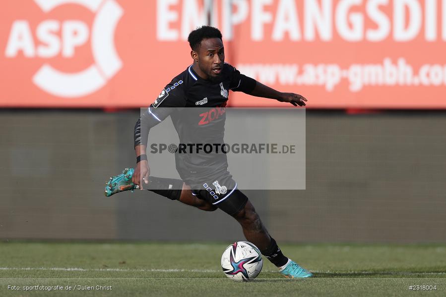 John Yeboah, FLYERALARM Arena, Würzburg, 12.02.2022, DFL, sport, action, Februar 2022, Saison 2021/2022, 3. Liga, MSV, FWK, MSV Duisburg, FC Würzburger Kickers - Bild-ID: 2318004