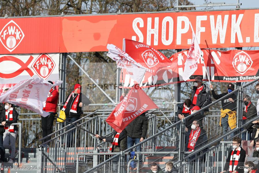 Fans, FLYERALARM Arena, Würzburg, 12.02.2022, DFL, sport, action, Februar 2022, Saison 2021/2022, 3. Liga, MSV, FWK, MSV Duisburg, FC Würzburger Kickers - Bild-ID: 2318069 Fans, FLYERALARM Arena, Würzburg, 12.02.2022, DFL, sport, action, Februar 2022, Saison 2021/2022, 3. Liga, MSV, FWK, MSV Duisburg, FC Würzburger Kickers - Bild-ID: 2318069