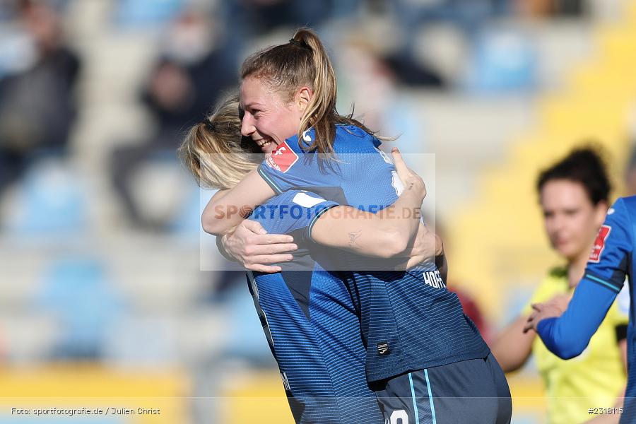 Sarai Linder, Dietmar-Hopp-Stadion, Hoffenheim, 13.02.2022, DFB, sport, action, Februar 2022, Saison 2021/2022, FLYERALARM Frauen-Bundesliga, FFBL, SGS, TSG, SGS Essen, TSG 1899 Hoffenheim - Bild-ID: 2318115
