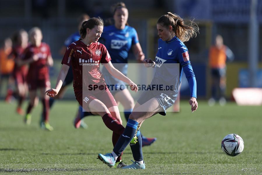 Lena Ostermeier, Dietmar-Hopp-Stadion, Hoffenheim, 13.02.2022, DFB, sport, action, Februar 2022, Saison 2021/2022, FLYERALARM Frauen-Bundesliga, FFBL, SGS, TSG, SGS Essen, TSG 1899 Hoffenheim - Bild-ID: 2318175