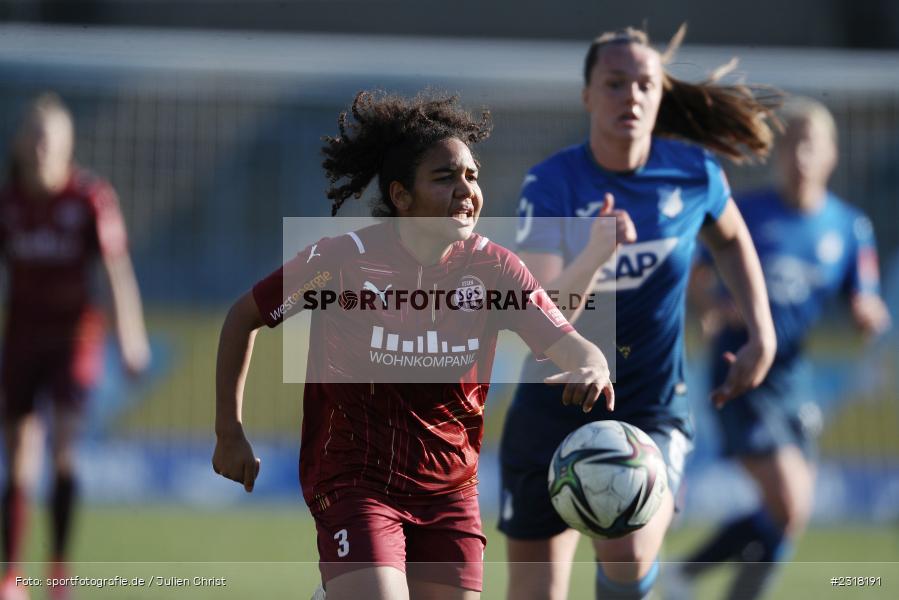 Ella Touon Mbenoun, Dietmar-Hopp-Stadion, Hoffenheim, 13.02.2022, DFB, sport, action, Februar 2022, Saison 2021/2022, FLYERALARM Frauen-Bundesliga, FFBL, SGS, TSG, SGS Essen, TSG 1899 Hoffenheim - Bild-ID: 2318191