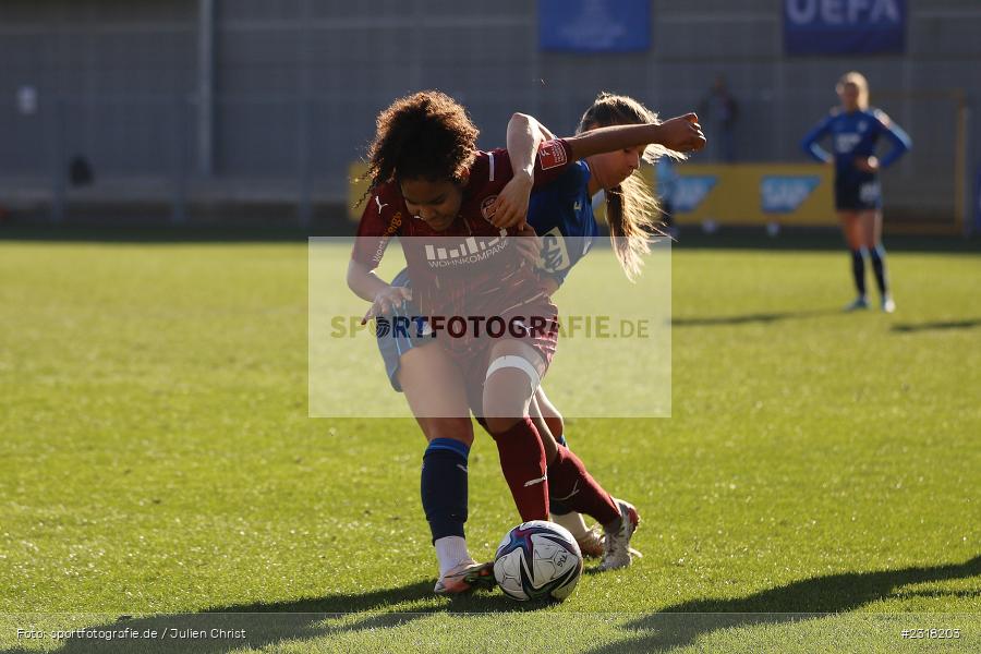 Ella Touon Mbenoun, Dietmar-Hopp-Stadion, Hoffenheim, 13.02.2022, DFB, sport, action, Februar 2022, Saison 2021/2022, FLYERALARM Frauen-Bundesliga, FFBL, SGS, TSG, SGS Essen, TSG 1899 Hoffenheim - Bild-ID: 2318203