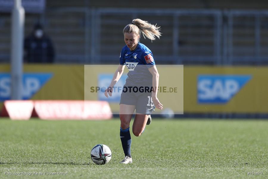 Judith Steinert, Dietmar-Hopp-Stadion, Hoffenheim, 13.02.2022, DFB, sport, action, Februar 2022, Saison 2021/2022, FLYERALARM Frauen-Bundesliga, FFBL, SGS, TSG, SGS Essen, TSG 1899 Hoffenheim - Bild-ID: 2318217