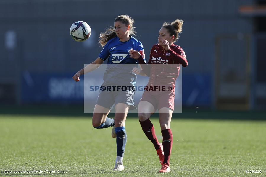 Petra Kocsán, Dietmar-Hopp-Stadion, Hoffenheim, 13.02.2022, DFB, sport, action, Februar 2022, Saison 2021/2022, FLYERALARM Frauen-Bundesliga, FFBL, SGS, TSG, SGS Essen, TSG 1899 Hoffenheim - Bild-ID: 2318228