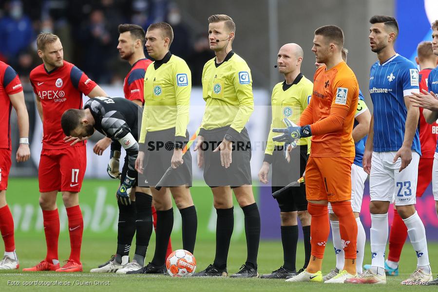 Dr. Arne Aarnink, Merck-Stadion, Darmstadt, 20.02.2022, DFL, sport, action, Februar 2022, Saison 2021/2022, 2. Bundesliga, FCH, SV98, FC Hansa Rostock, SV Darmstadt 98 - Bild-ID: 2318982 Dr. Arne Aarnink, Merck-Stadion, Darmstadt, 20.02.2022, DFL, sport, action, Februar 2022, Saison 2021/2022, 2. Bundesliga, FCH, SV98, FC Hansa Rostock, SV Darmstadt 98 - Bild-ID: 2318982