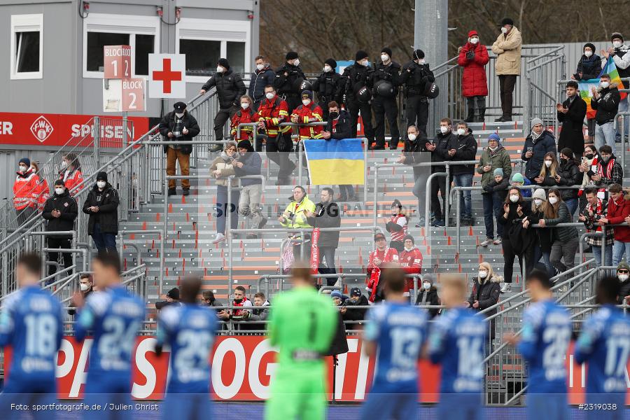 Ukraine, Zuschauer, FLYERALARM Arena, Würzburg, 26.02.2022, DFL, sport, action, Februar 2022, Saison 2021/2022, 3. Liga, FCM, FWK, 1. FC Magdeburg, FC Würzburger Kickers - Bild-ID: 2319038