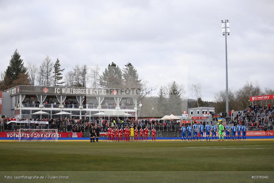 Transparent, Walter Rösner, Schweigeminute, FLYERALARM Arena, Würzburg, 26.02.2022, DFL, sport, action, Februar 2022, Saison 2021/2022, 3. Liga, FCM, FWK, 1. FC Magdeburg, FC Würzburger Kickers - Bild-ID: 2319040