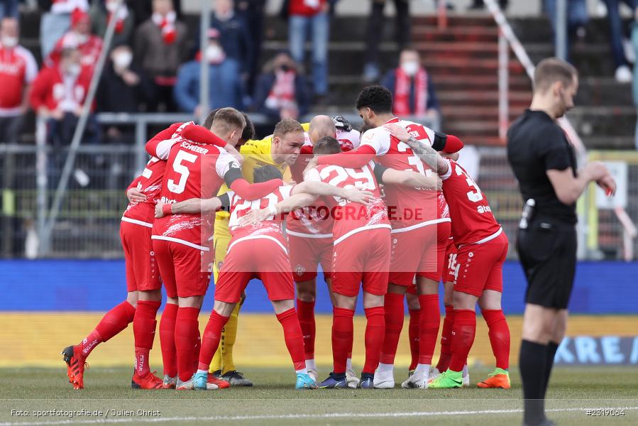 Mannschaftskreis, FLYERALARM Arena, Würzburg, 26.02.2022, DFL, sport, action, Februar 2022, Saison 2021/2022, 3. Liga, FCM, FWK, 1. FC Magdeburg, FC Würzburger Kickers - Bild-ID: 2319064
