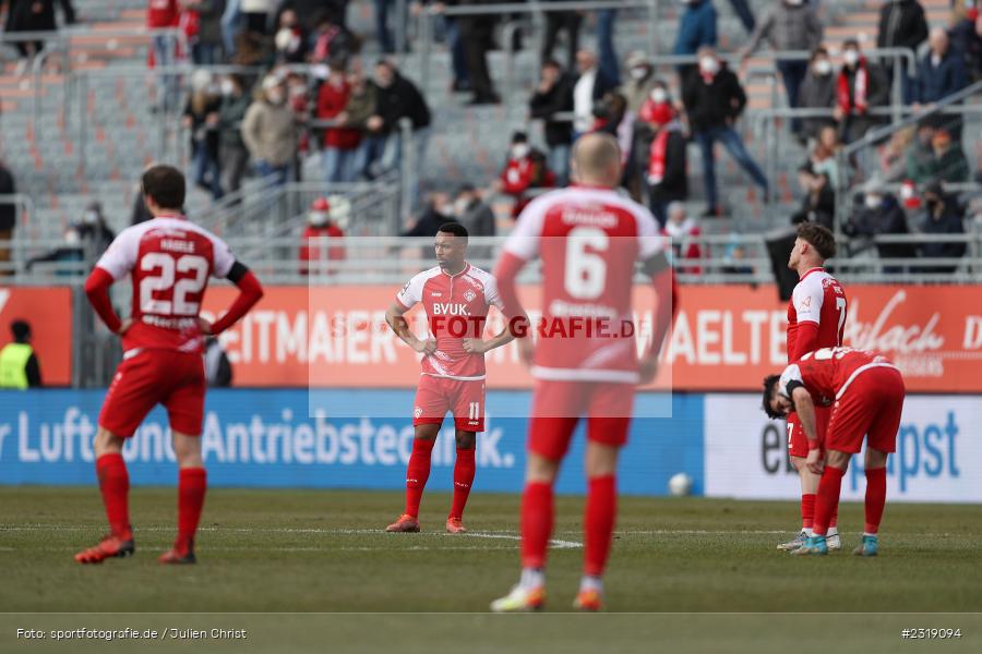 Enttäuscht, Saliou Sane, FLYERALARM Arena, Würzburg, 26.02.2022, DFL, sport, action, Februar 2022, Saison 2021/2022, 3. Liga, FCM, FWK, 1. FC Magdeburg, FC Würzburger Kickers - Bild-ID: 2319094