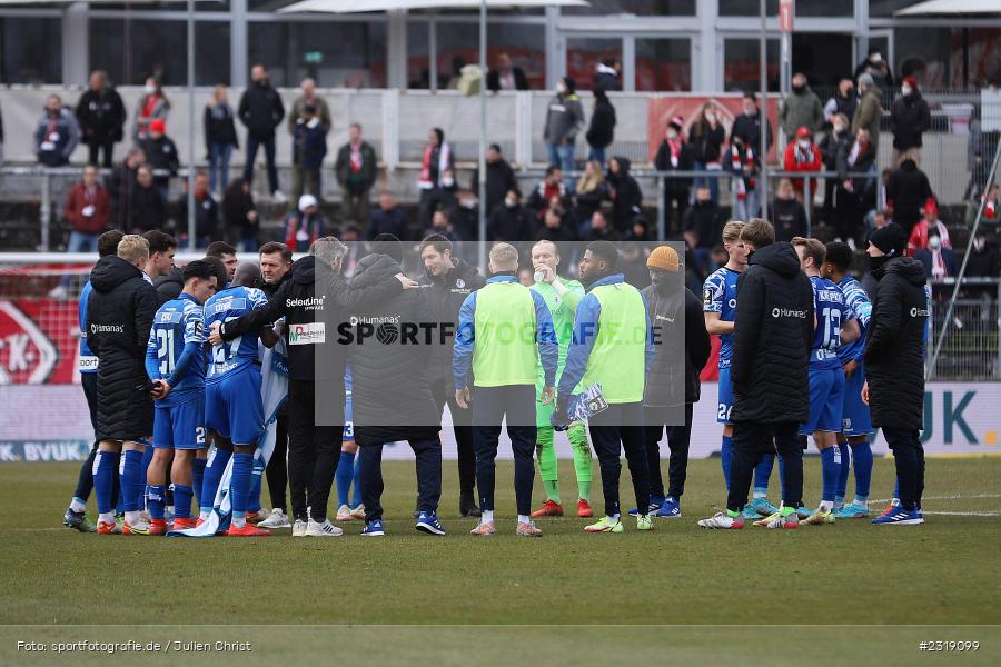 Christian Titz, Team, Mannschaftskreis, FLYERALARM Arena, Würzburg, 26.02.2022, DFL, sport, action, Februar 2022, Saison 2021/2022, 3. Liga, FCM, FWK, 1. FC Magdeburg, FC Würzburger Kickers - Bild-ID: 2319099