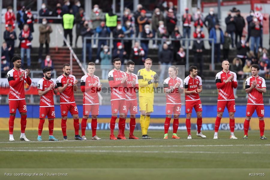 Ukraine, Solidarität, Schweigeminute, FLYERALARM Arena, Würzburg, 26.02.2022, DFL, sport, action, Februar 2022, Saison 2021/2022, 3. Liga, FCM, FWK, 1. FC Magdeburg, FC Würzburger Kickers - Bild-ID: 2319155