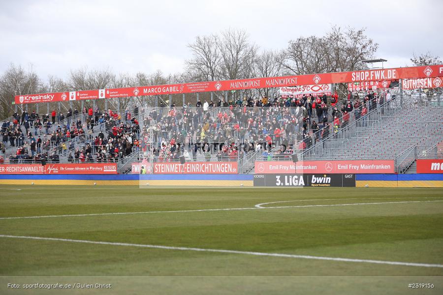 Stadion, Bande, Solidarität, Ukraine, FLYERALARM Arena, Würzburg, 26.02.2022, DFL, sport, action, Februar 2022, Saison 2021/2022, 3. Liga, FCM, FWK, 1. FC Magdeburg, FC Würzburger Kickers - Bild-ID: 2319156