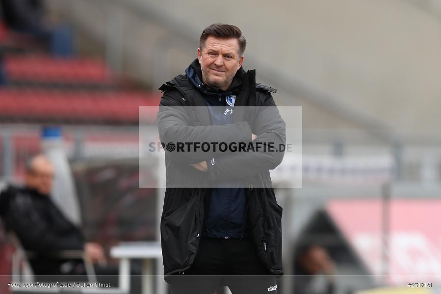 looks on, Christian Titz, FLYERALARM Arena, Würzburg, 26.02.2022, DFL, sport, action, Februar 2022, Saison 2021/2022, 3. Liga, FCM, FWK, 1. FC Magdeburg, FC Würzburger Kickers - Bild-ID: 2319161