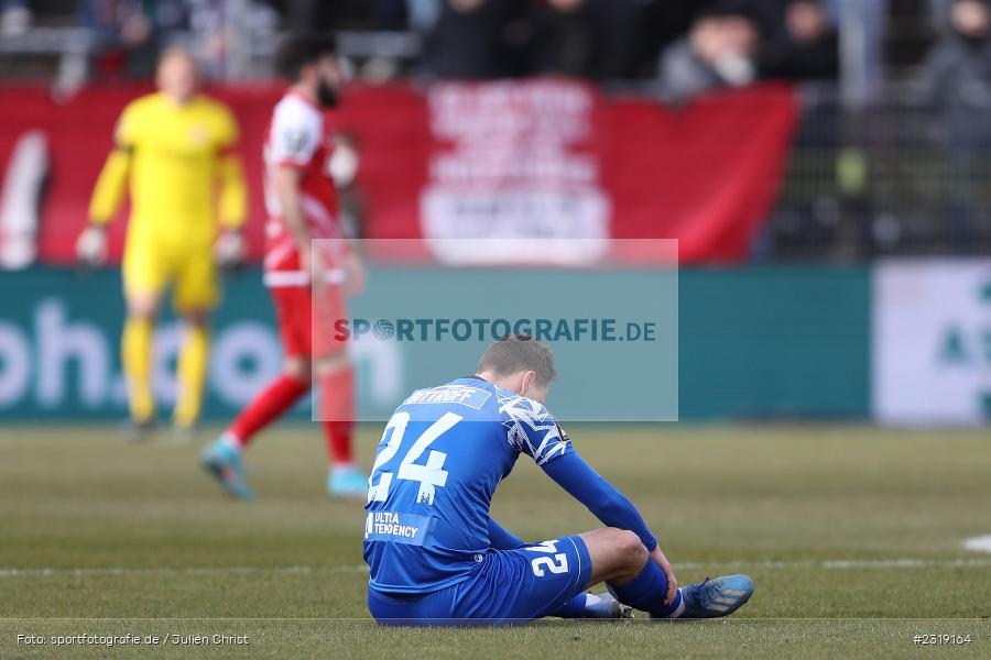 Verletzung, Alexander Bittroff, FLYERALARM Arena, Würzburg, 26.02.2022, DFL, sport, action, Februar 2022, Saison 2021/2022, 3. Liga, FCM, FWK, 1. FC Magdeburg, FC Würzburger Kickers - Bild-ID: 2319164