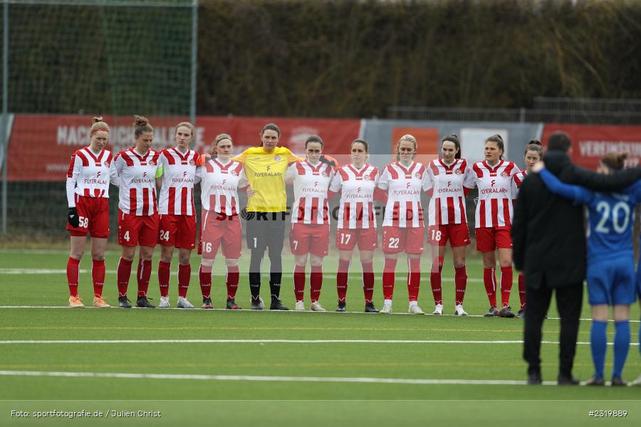 Ukraine, Solidarität, Schweigeminute, Soccergirl Sportpark, Würzburg, 06.03.2022, BFV, sport, action, März 2022, Saison 2021/2022, Frauen-RL Süd Staffel 2, Regionalliga Frauen, SVF, FWK, SV Frauenbiburg, FC Würzburger Kickers - Bild-ID: 2319889