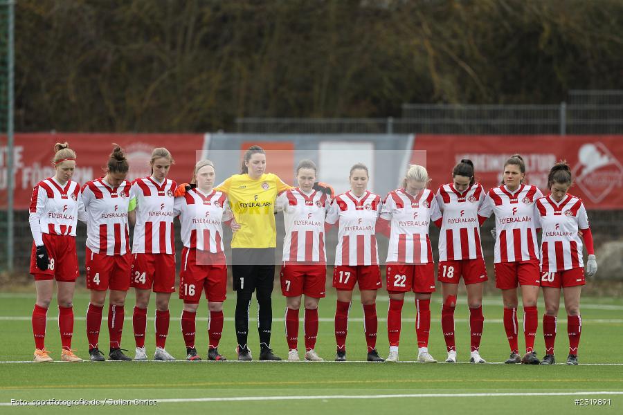 Ukraine, Solidarität, Schweigeminute, Soccergirl Sportpark, Würzburg, 06.03.2022, BFV, sport, action, März 2022, Saison 2021/2022, Frauen-RL Süd Staffel 2, Regionalliga Frauen, SVF, FWK, SV Frauenbiburg, FC Würzburger Kickers - Bild-ID: 2319891