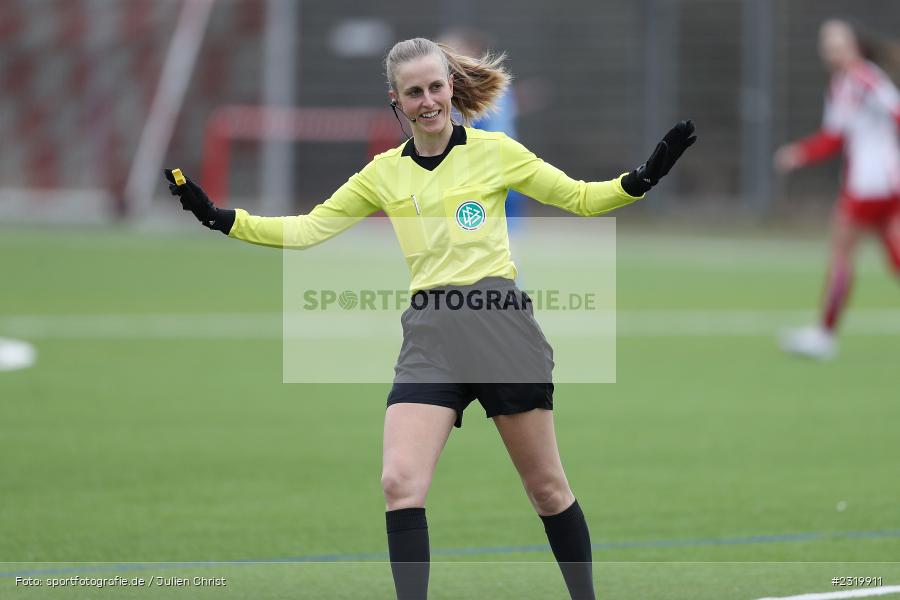 gibt Anweisungen, Davina Lutz, Soccergirl Sportpark, Würzburg, 06.03.2022, BFV, sport, action, März 2022, Saison 2021/2022, Frauen-RL Süd Staffel 2, Regionalliga Frauen, SVF, FWK, SV Frauenbiburg, FC Würzburger Kickers - Bild-ID: 2319911