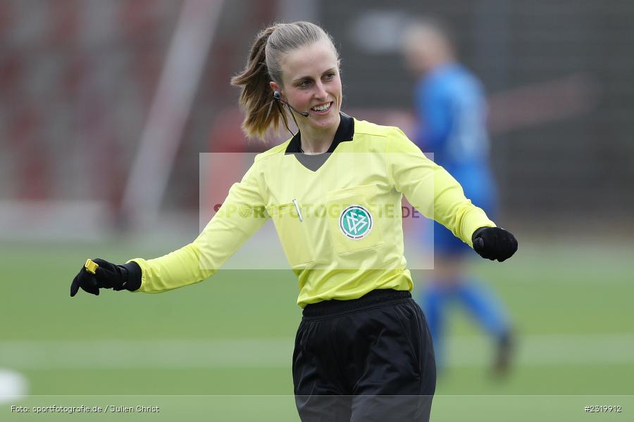 gibt Anweisungen, Davina Lutz, Soccergirl Sportpark, Würzburg, 06.03.2022, BFV, sport, action, März 2022, Saison 2021/2022, Frauen-RL Süd Staffel 2, Regionalliga Frauen, SVF, FWK, SV Frauenbiburg, FC Würzburger Kickers - Bild-ID: 2319912