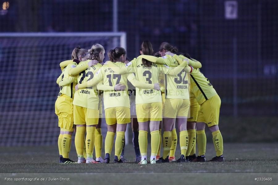 Mannschaftskreis, Willy-Sachs-Stadion, Schweinfurt, 09.03.2022, BFV, sport, action, März 2022, Saison 2021/2022, Frauen, Achtelfinale, Verbandspokal, FWK, FC05, FC Würzburger Kickers, 1. FC Schweinfurt 05 - Bild-ID: 2320435 Mannschaftskreis, Willy-Sachs-Stadion, Schweinfurt, 09.03.2022, BFV, sport, action, März 2022, Saison 2021/2022, Frauen, Achtelfinale, Verbandspokal, FWK, FC05, FC Würzburger Kickers, 1. FC Schweinfurt 05 - Bild-ID: 2320435