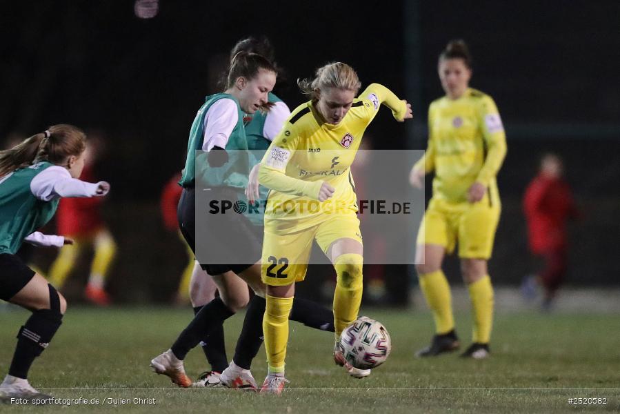 Franka Ziegler, Willy-Sachs-Stadion, Schweinfurt, 09.03.2022, BFV, sport, action, März 2022, Saison 2021/2022, Frauen, Achtelfinale, Verbandspokal, FWK, FC05, FC Würzburger Kickers, 1. FC Schweinfurt 05 - Bild-ID: 2320582