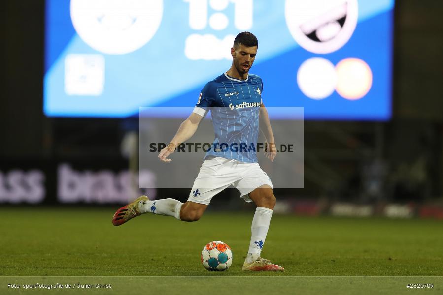 Klaus Gjasula, Merck-Stadion am Böllenfalltor, Darmstadt, 11.03.2022, DFL, sport, action, März 2022, Saison 2021/2022, 2. Bundesliga, SVS, D98, SV Sandhausen, SV Darmstadt 98 - Bild-ID: 2320709