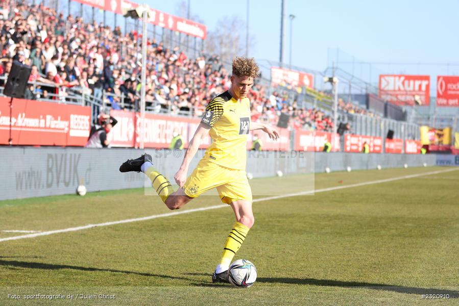 Christian Viet, FLYERALARM Arena, Würzburg, 13.03.2022, DFB, sport, action, März 2022, Saison 2021/2022, Fussball, 3. Liga, BVB, FWK, Borussia Dortmund II, FC Würzburger Kickers - Bild-ID: 2320910