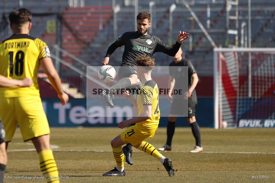 Daniel Hägele, FLYERALARM Arena, Würzburg, 13.03.2022, DFB, sport, action, März 2022, Saison 2021/2022, Fussball, 3. Liga, BVB, FWK, Borussia Dortmund II, FC Würzburger Kickers - Bild-ID: 2320950