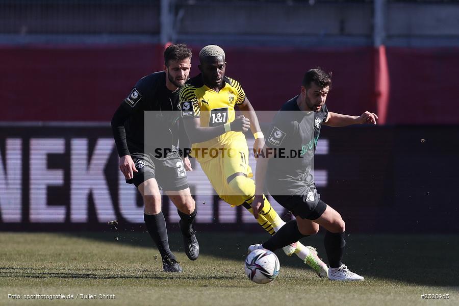 Richmond Tachie, FLYERALARM Arena, Würzburg, 13.03.2022, DFB, sport, action, März 2022, Saison 2021/2022, Fussball, 3. Liga, BVB, FWK, Borussia Dortmund II, FC Würzburger Kickers - Bild-ID: 2320963 Richmond Tachie, FLYERALARM Arena, Würzburg, 13.03.2022, DFB, sport, action, März 2022, Saison 2021/2022, Fussball, 3. Liga, BVB, FWK, Borussia Dortmund II, FC Würzburger Kickers - Bild-ID: 2320963