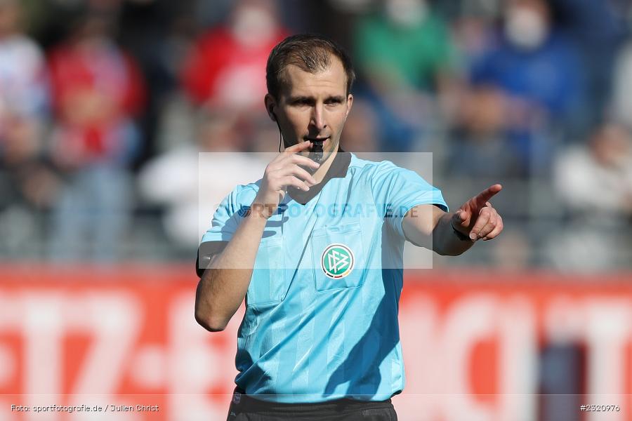 Hände, Arme, gestikuliert, Schiedsrichter, Florian Heft, FLYERALARM Arena, Würzburg, 13.03.2022, DFB, sport, action, März 2022, Saison 2021/2022, Fussball, 3. Liga, BVB, FWK, Borussia Dortmund II, FC Würzburger Kickers - Bild-ID: 2320976