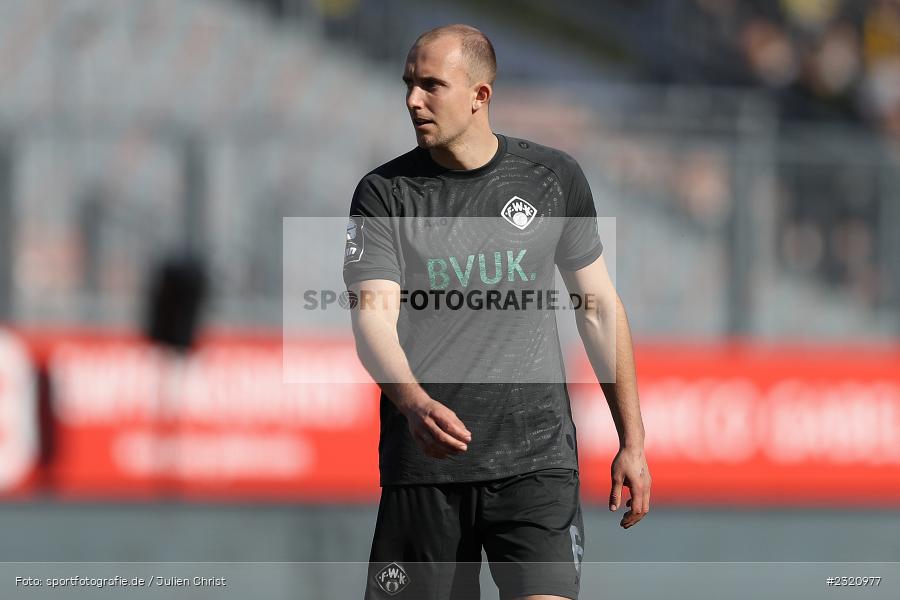 Tobias Kraulich, FLYERALARM Arena, Würzburg, 13.03.2022, DFB, sport, action, März 2022, Saison 2021/2022, Fussball, 3. Liga, BVB, FWK, Borussia Dortmund II, FC Würzburger Kickers - Bild-ID: 2320977