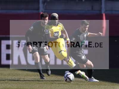 Fotos von FC Würzburger Kickers - Borussia Dortmund II auf sportfotografie.de