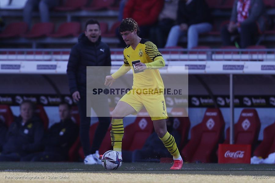 Guille Bueno, FLYERALARM Arena, Würzburg, 13.03.2022, DFB, sport, action, März 2022, Saison 2021/2022, Fussball, 3. Liga, BVB, FWK, Borussia Dortmund II, FC Würzburger Kickers - Bild-ID: 2321005
