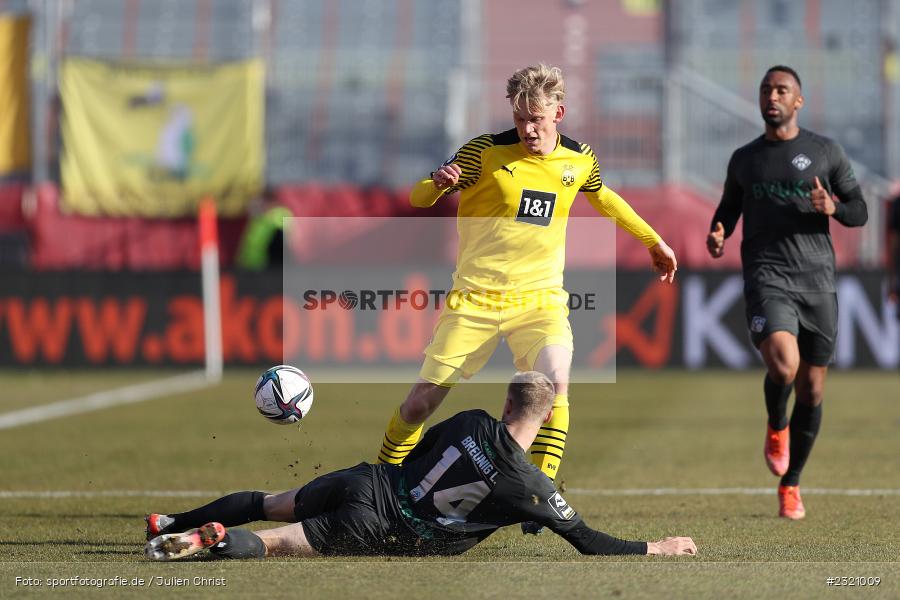 Christian Viet, FLYERALARM Arena, Würzburg, 13.03.2022, DFB, sport, action, März 2022, Saison 2021/2022, Fussball, 3. Liga, BVB, FWK, Borussia Dortmund II, FC Würzburger Kickers - Bild-ID: 2321009