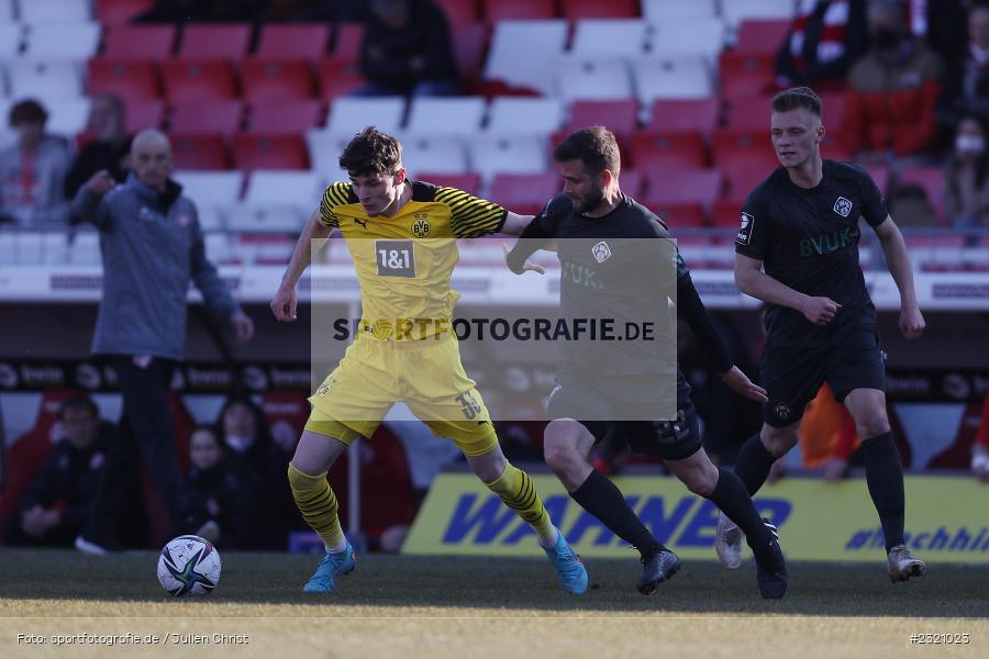 Moritz Borschinski, FLYERALARM Arena, Würzburg, 13.03.2022, DFB, sport, action, März 2022, Saison 2021/2022, Fussball, 3. Liga, BVB, FWK, Borussia Dortmund II, FC Würzburger Kickers - Bild-ID: 2321023