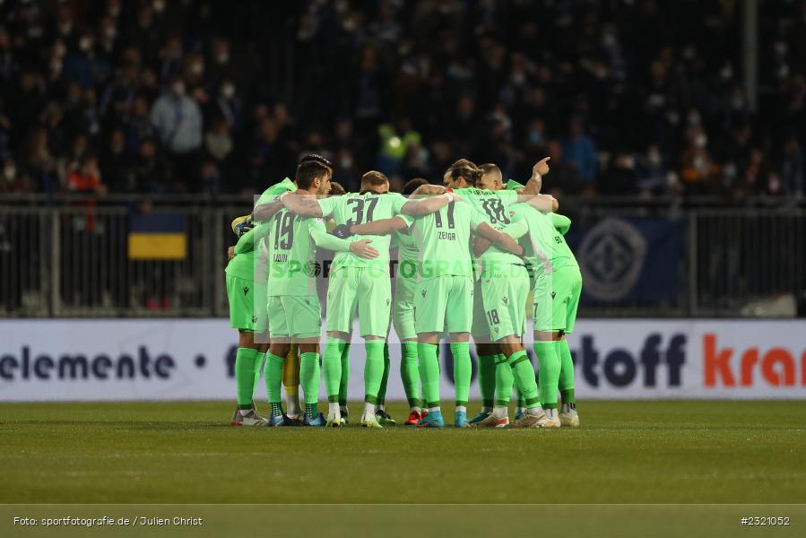 Mannschaftskreis, Merck-Stadion am Böllenfalltor, Darmstadt, 11.03.2022, DFL, sport, action, März 2022, Saison 2021/2022, 2. Bundesliga, SVS, D98, SV Sandhausen, SV Darmstadt 98 - Bild-ID: 2321052