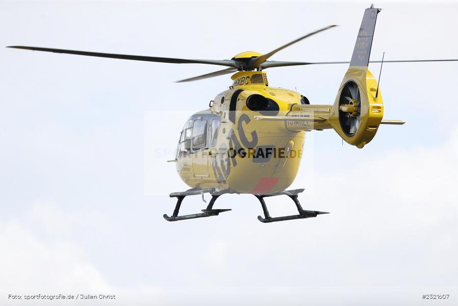 D-HXBC, Notarzt, Luftrettung, ADAC, Rettungshubschrauber, Sepp-Endres-Sportanlage, Würzburg, 19.03.2022, BFV, sport, action, März 2022, Saison 2021/2022, Fussball, Bayernliga Nord, FCS, WFV, 1. FC Sand, Würzburger FV - Bild-ID: 2321607