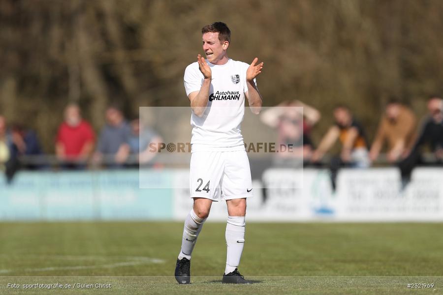 Hände, Arme, gestikuliert, Sebastian Fries, Sportgelände in der Au, Karlstadt-Karlburg, 26.03.2022, BFV, sport, action, März 2022, Saison 2021/2022, Fussball, DJK, TSV, Bayernliga Nord, DJK Ammerthal, TSV Karlburg - Bild-ID: 2321969