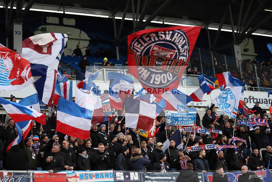 Banner, Fahnen, Fans, Gäste-Fanblock, Merck-Stadion am Böllenfalltor, Darmstadt, 02.04.2022, DFL, sport, action, April 2022, Saison 2021/2022, KSV, D98, 2. Bundesliga, Fussball, Holstein Kiel, SV Darmstadt 98 - Bild-ID: 2322424