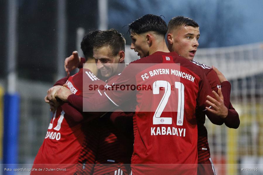 Torjubel, Timo Kern, Stadion am Schönbusch, Aschaffenburg, 08.04.2022, BFV, sport, action, April 2022, Saison 2021/2022, FCB, SVA, Regionalliga Bayern, Fussball, FC Bayern München II, SV Viktoria Aschaffenburg - Bild-ID: 2322835