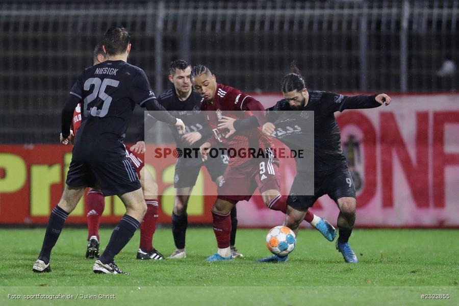 Clay Verkaj, Stadion am Schönbusch, Aschaffenburg, 08.04.2022, BFV, sport, action, April 2022, Saison 2021/2022, FCB, SVA, Regionalliga Bayern, Fussball, FC Bayern München II, SV Viktoria Aschaffenburg - Bild-ID: 2322855