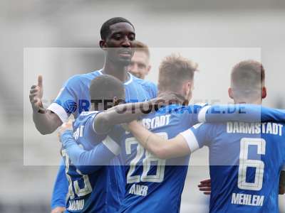 Fotos von SV Darmstadt 98 - Holstein Kiel auf sportfotografie.de