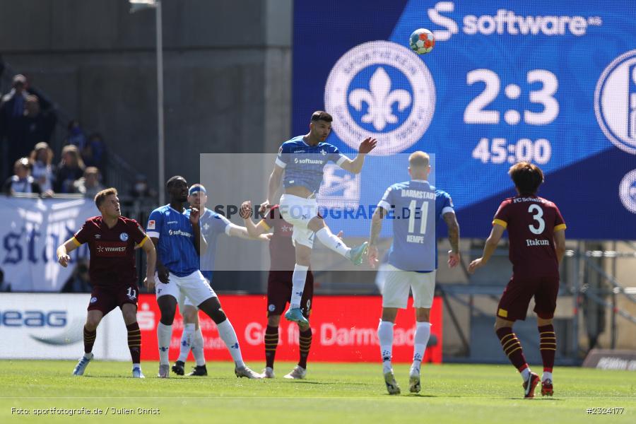 Klaus Gjasula, Merck-Stadion am Böllenfalltor, Darmstadt, 17.04.2022, DFL, sport, action, April 2022, Saison 2021/2022, Fussball, 2. Bundesliga, S04, D98, FC Schalke 04, SV Darmstadt 98 - Bild-ID: 2324177