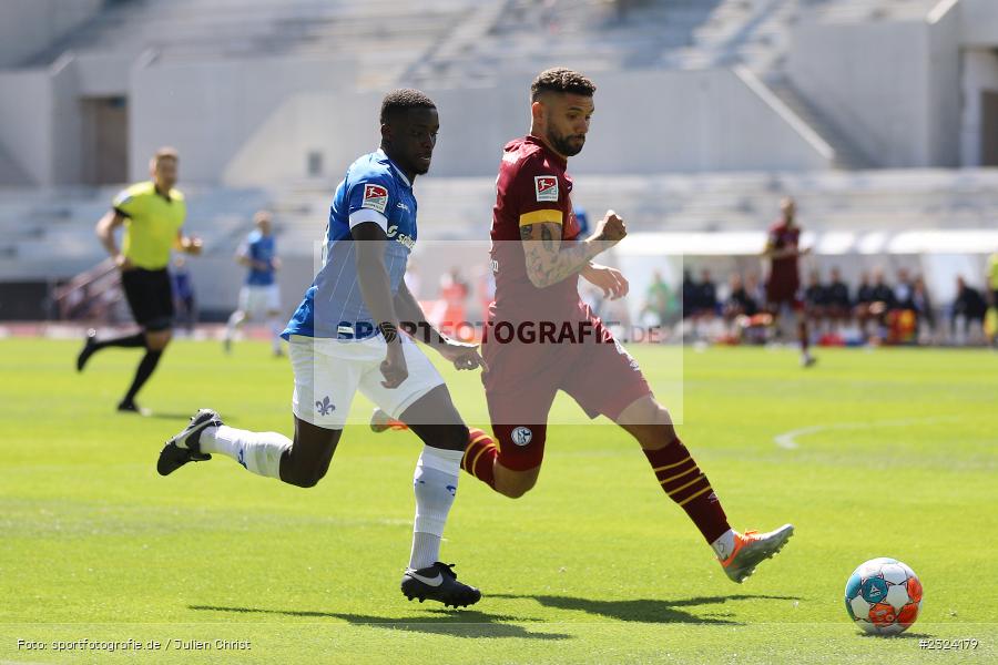 Braydon Manu, Merck-Stadion am Böllenfalltor, Darmstadt, 17.04.2022, DFL, sport, action, April 2022, Saison 2021/2022, Fussball, 2. Bundesliga, S04, D98, FC Schalke 04, SV Darmstadt 98 - Bild-ID: 2324179