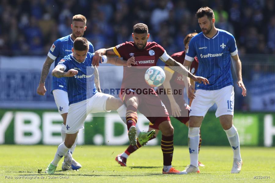 Victor Pálsson, Merck-Stadion am Böllenfalltor, Darmstadt, 17.04.2022, DFL, sport, action, April 2022, Saison 2021/2022, Fussball, 2. Bundesliga, S04, D98, FC Schalke 04, SV Darmstadt 98 - Bild-ID: 2324191